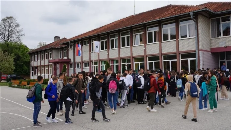 Sandžak, Novi Pazar: Osnovna škola “Mur“ bez mobilnih telefona za vrijeme nastave